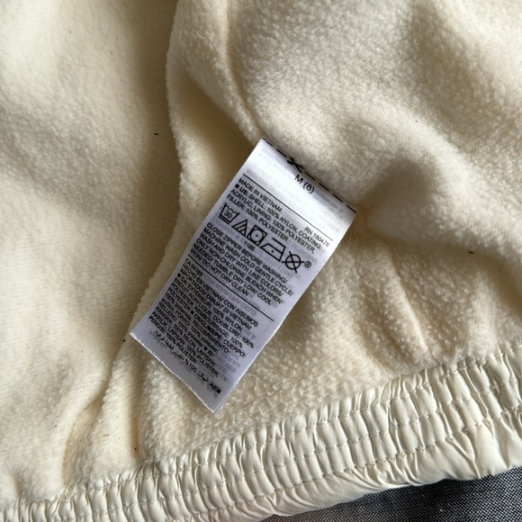 Old Navy Puffer Vest (girls size M/8) - Picture 3 of 6